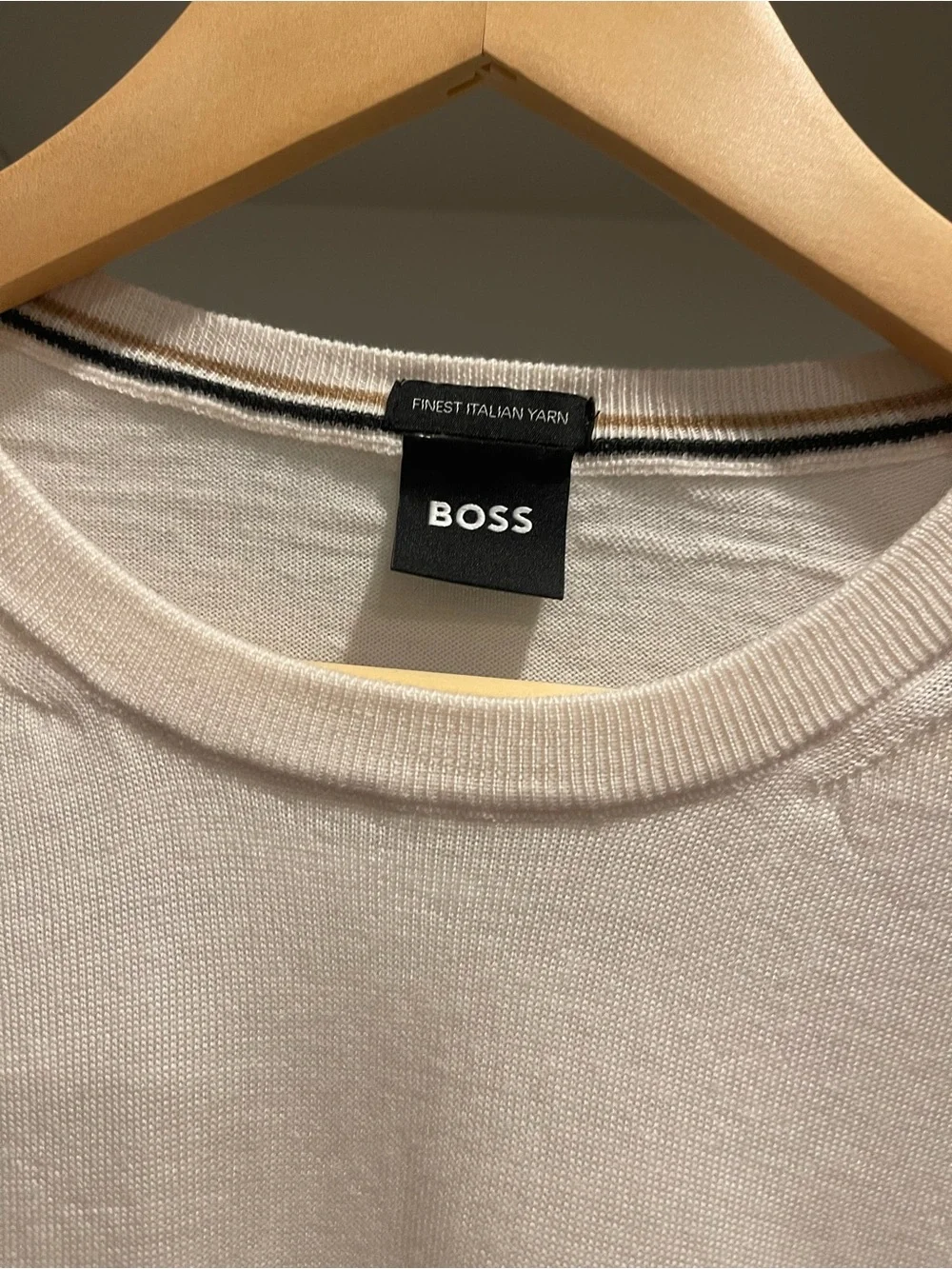 HUGO BOSS MERINO WOOL SWEATER IN A REGULAR FIT